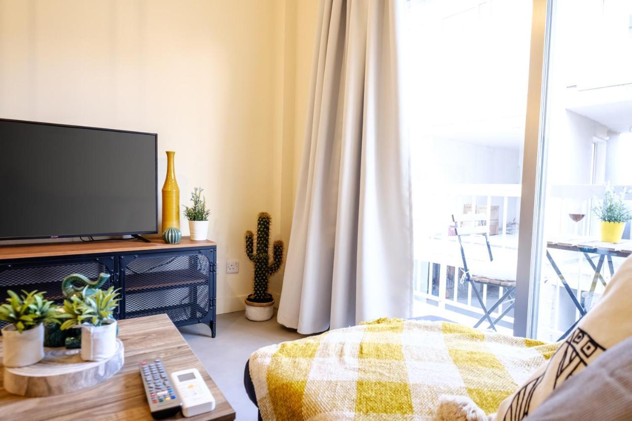 The Joy - Centre One Bedroom Flat Larnaca Exteriör bild